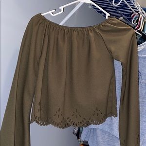 Off the shoulder long sleeve crop top